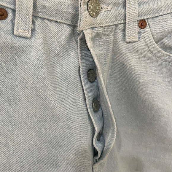 Levi’s 501 High Rise Denim Jean Shorts Distressed Light Wash Size 10 Girls/XS - Picture 8 of 13